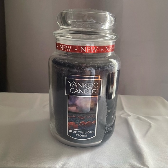 Yankee Candle Large Jar Candle 110-150 hrs 22 oz BLUE TWILIGHT STORM New - Picture 1 of 4